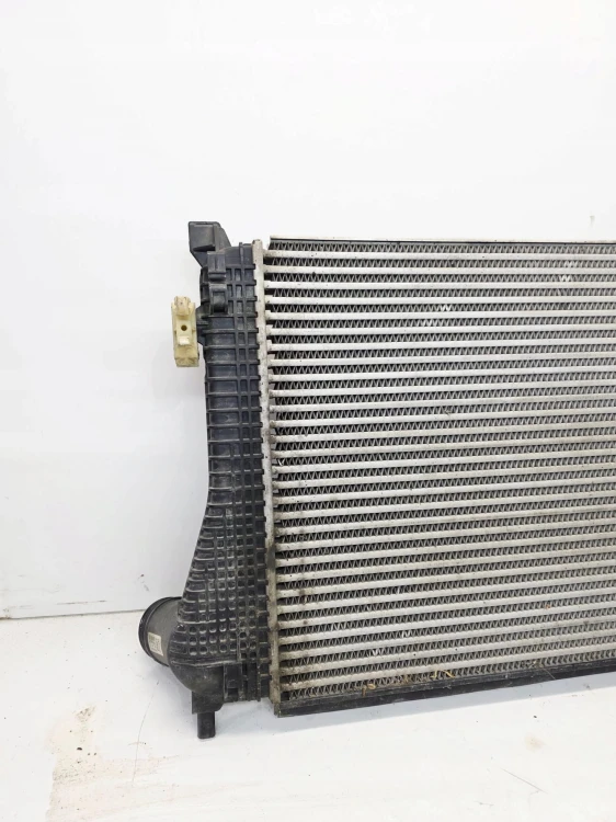 CHŁODNICA POWIETRZA INTERCOOLER AUDI VOLKSWAGEN SEAT SKODA 5Q0145803N