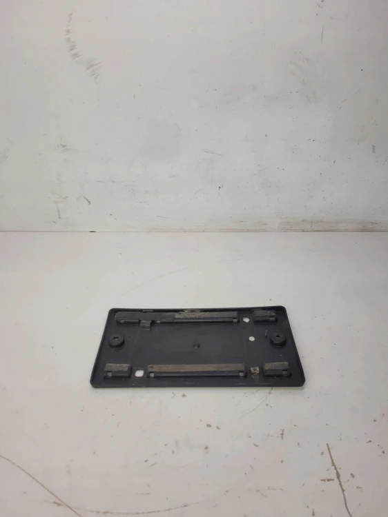 RAMKA TABLICY REJESTRACYJNEJ AUDI A8 A7 4H0827113G