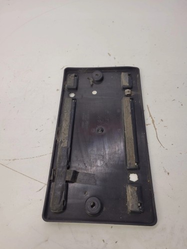 RAMKA TABLICY REJESTRACYJNEJ AUDI A8 A7 4H0827113G