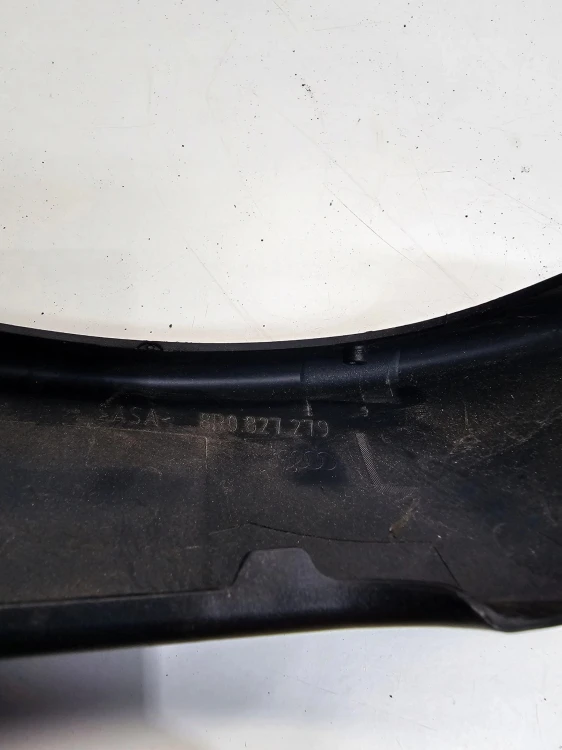 OSŁONA ZAŚLEPKA ZAWIASU LEWY TYŁ AUDI Q5 8R 8R0827279