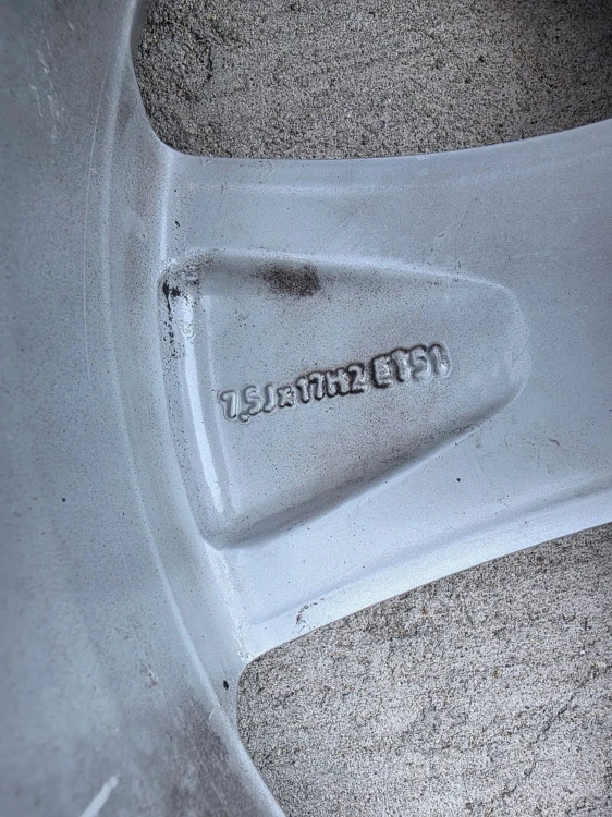 FELGA ALUMINIOWA AUDI A3 S3 8V VW SEAT 7.5J R17 ET51 8V0601025BK K*39* OK