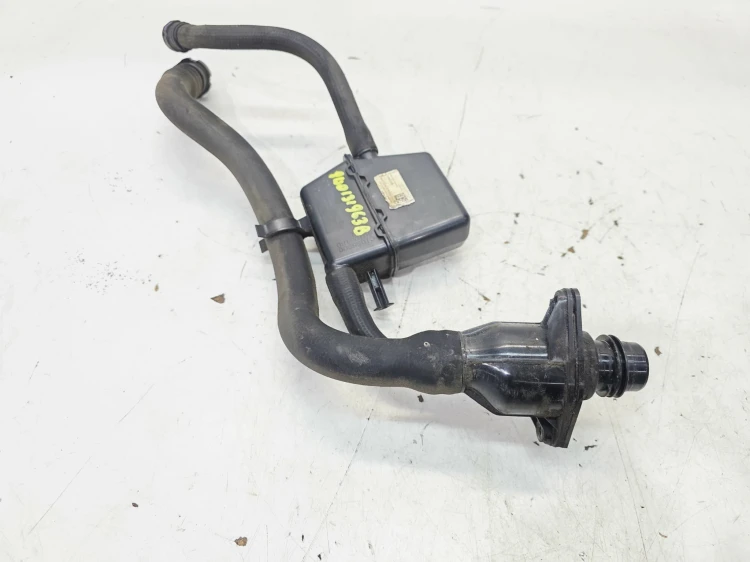WLEW PŁYNU ŚRODKA REDUKUJĄCEGO AUDI A4 B9 A5 8W0131963B
