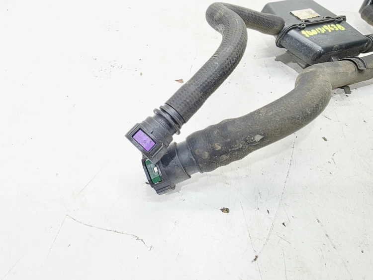 WLEW PŁYNU ŚRODKA REDUKUJĄCEGO AUDI A4 B9 A5 8W0131963B