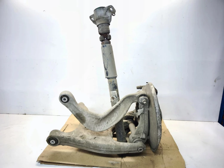 ZWROTNICA WAHACZE PIASTA PRAWY TYŁ AUDI A4 B8 A5 8T 8K0505432AP 8K0505436AB