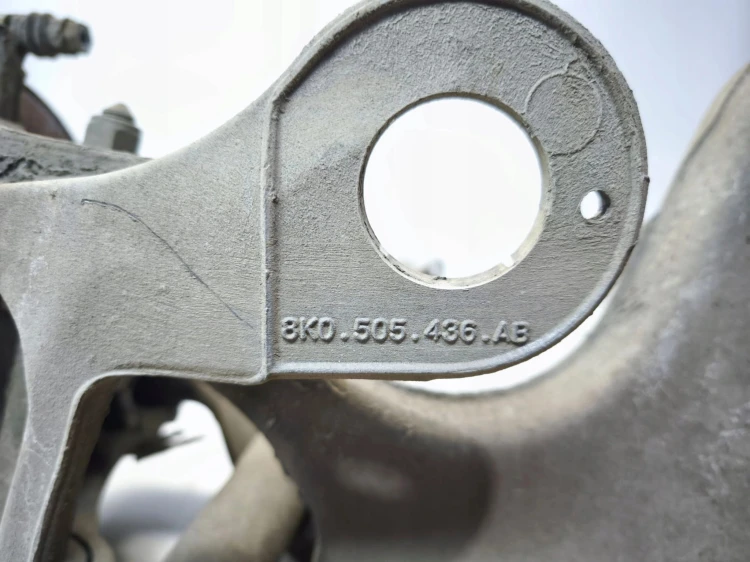 ZWROTNICA WAHACZE PIASTA PRAWY TYŁ AUDI A4 B8 A5 8T 8K0505432AP 8K0505436AB