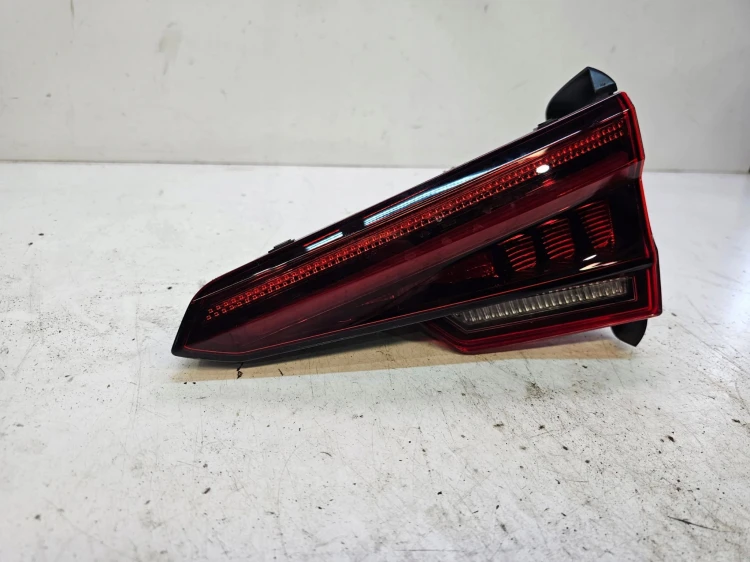 LAMPA PRAWY TYŁ W KLAPĘ LED MATRIX AUDI A4 B9 8W5945094H