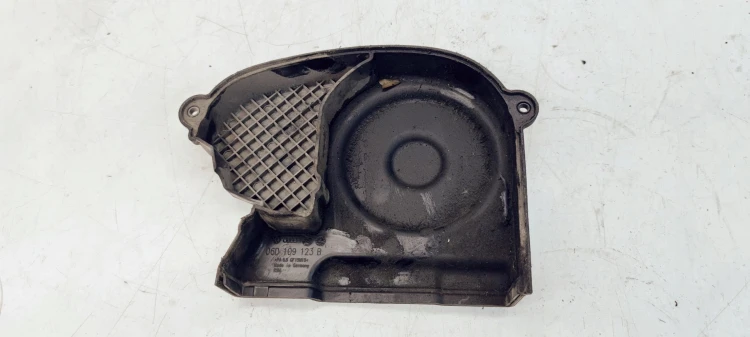 OBUDOWA ROZRZĄDU AUDI A3 A4 B7 2.0 FSI 06D109123B