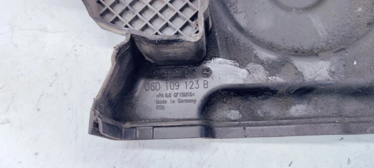 OBUDOWA ROZRZĄDU AUDI A3 A4 B7 2.0 FSI 06D109123B