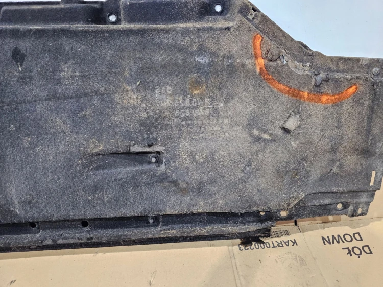 OSŁONA PODWOZIA LEWA AUDI A4 B9 8W0825207
