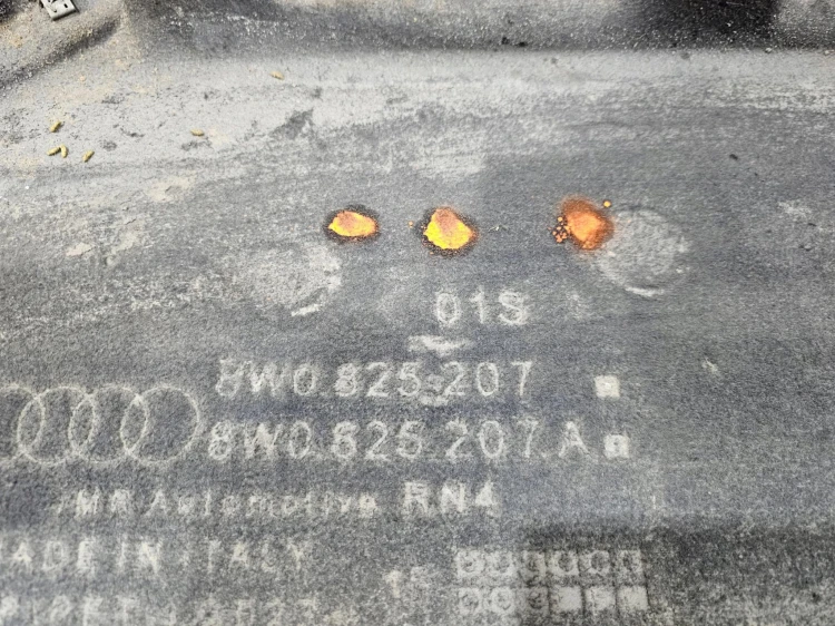 OSŁONA PODWOZIA LEWA AUDI A4 B9 8W0825207