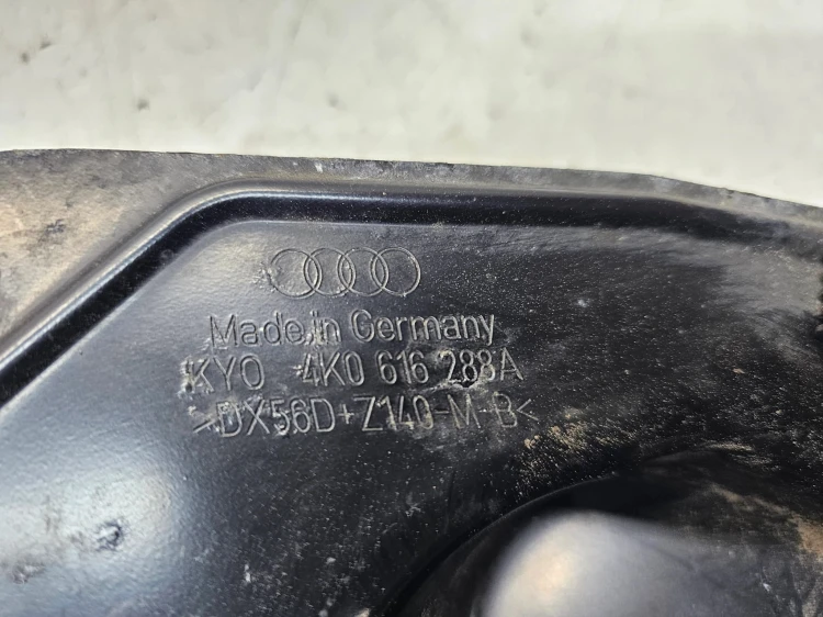 OSŁONA TYLNA PODWOZIA PRAWA AUDI A6 C8 4K08616288A