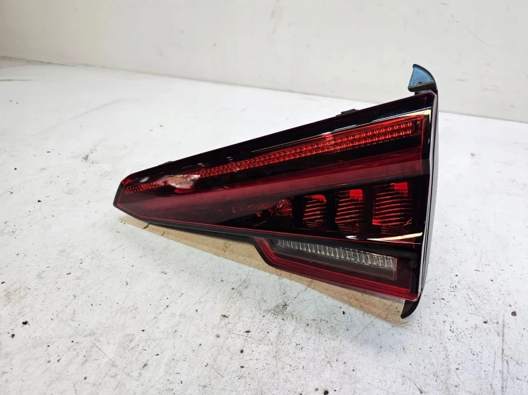LAMPA PRAWY TYŁ W KLAPĘ LED MATRIX AUDI A4 B9 8W5945094H
