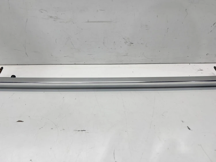 RELING DACHOWY CHROM LEWY AUDI A4 B9 AVANT 8W9860021D