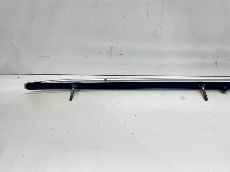 RELING DACHOWY CHROM LEWY AUDI A4 B9 AVANT 8W9860021D