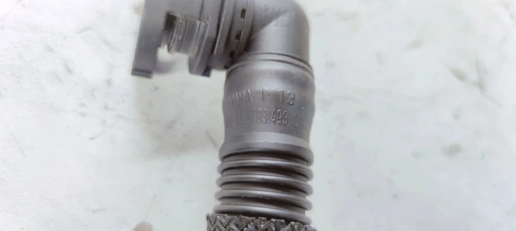 PRZEWÓD ODPOWIETRZAJĄCY AUDI A6 C8 A7 05L103493C