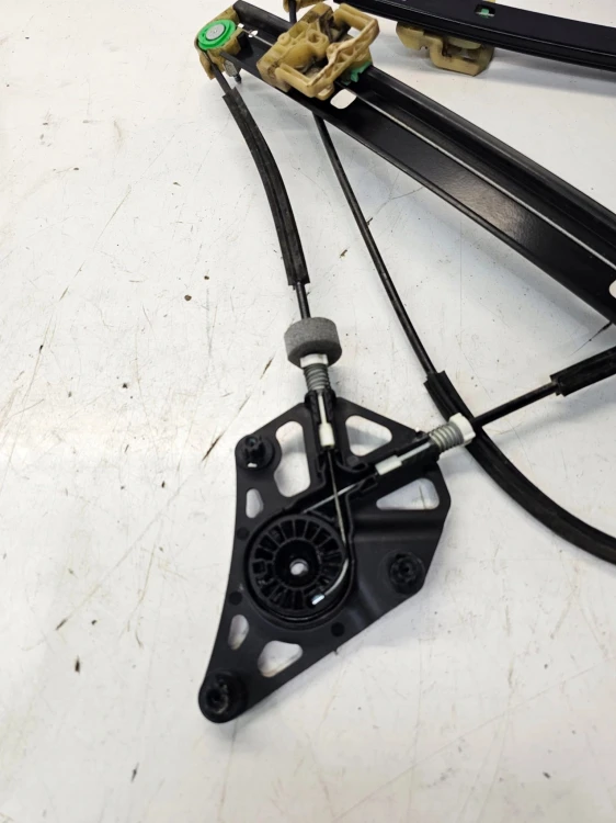 MECHANIZM SZYBY LEWY PRZÓD AUDI Q3 8U0837461