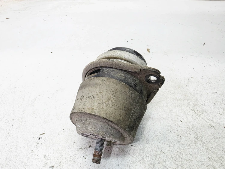 PODUSZKA SILNIKA AUDI Q7 4L 4.2 TDI 7L8199131B