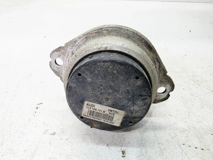 PODUSZKA SILNIKA AUDI Q7 4L 4.2 TDI 7L8199131B