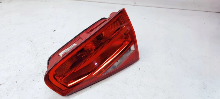 LAMPA PRAWY TYŁ W KLAPĘ AUDI A4 B8LIFT 8K5945094AA