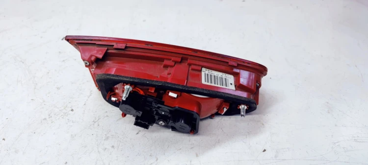 LAMPA PRAWY TYŁ W KLAPĘ AUDI A4 B8LIFT 8K5945094AA