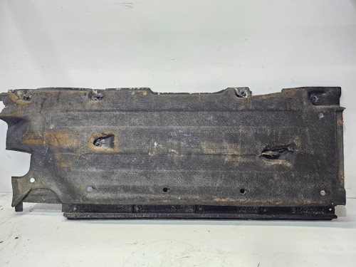 OSŁONA PODWOZIA ŚRODKOWA LEWA DUŻA AUDI Q3 8U 8U0825207 1/26