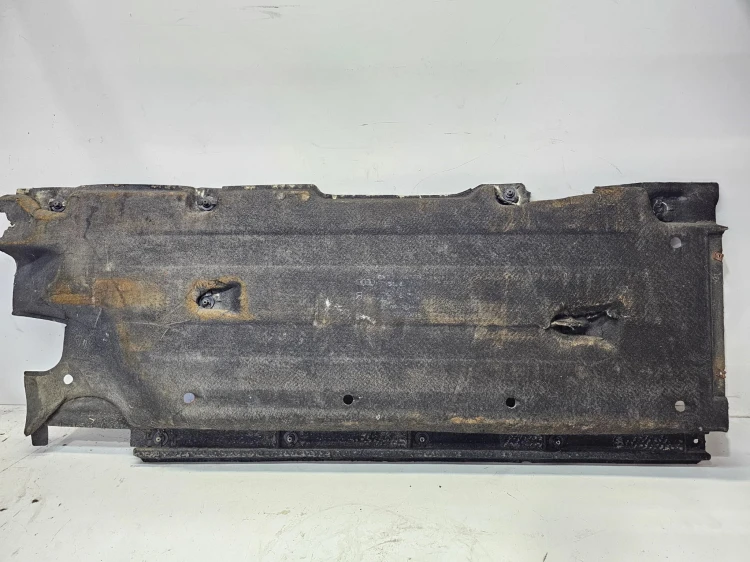 OSŁONA PODWOZIA ŚRODKOWA LEWA DUŻA AUDI Q3 8U 8U0825207 1/26