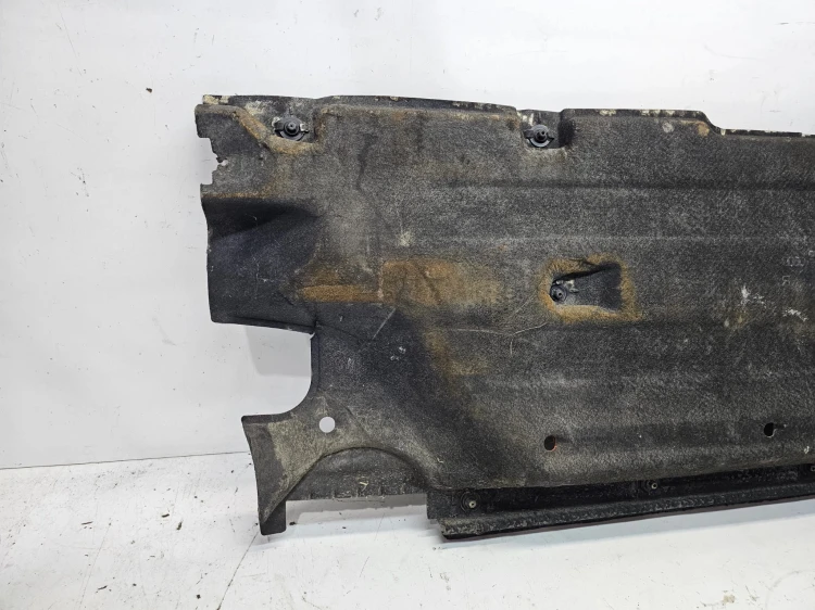 OSŁONA PODWOZIA ŚRODKOWA LEWA DUŻA AUDI Q3 8U 8U0825207 1/26