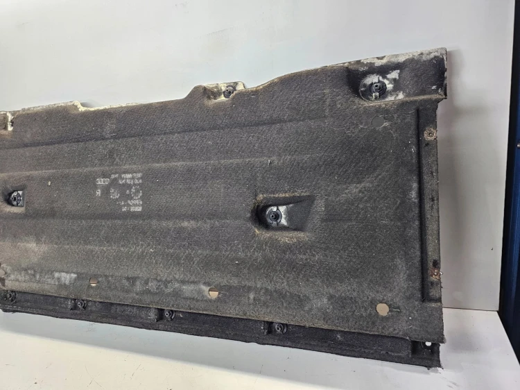 OSŁONA PODWOZIA ŚRODKOWA PRAWA DUŻA AUDI Q3 8U 8U0825208