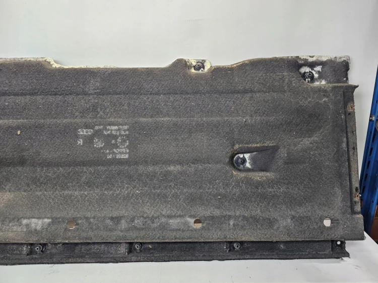 OSŁONA PODWOZIA ŚRODKOWA PRAWA DUŻA AUDI Q3 8U 8U0825208
