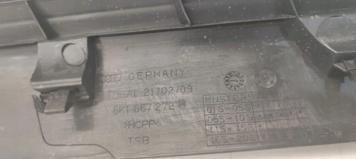 OSŁONA PROGU PRAWA AUDI A4 B8 8K1867272B