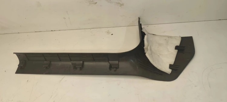 OSŁONA PROGU PRAWA AUDI A4 B8 8K1867272B