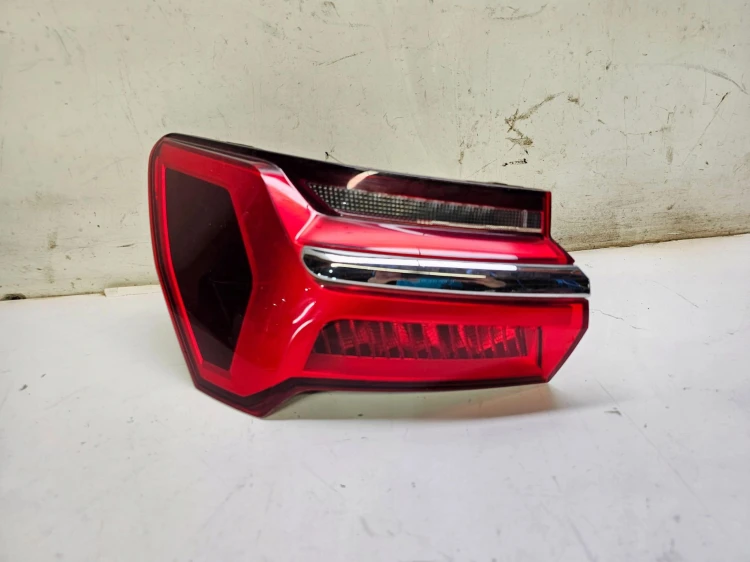 LAMPA LEWY TYŁ BŁOTNIK AUDI A6 C8 4K5945069