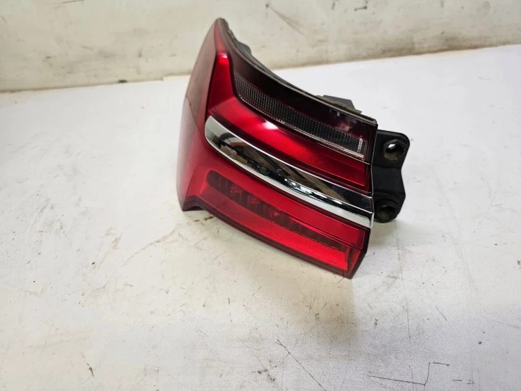 LAMPA LEWY TYŁ BŁOTNIK AUDI A6 C8 4K5945069