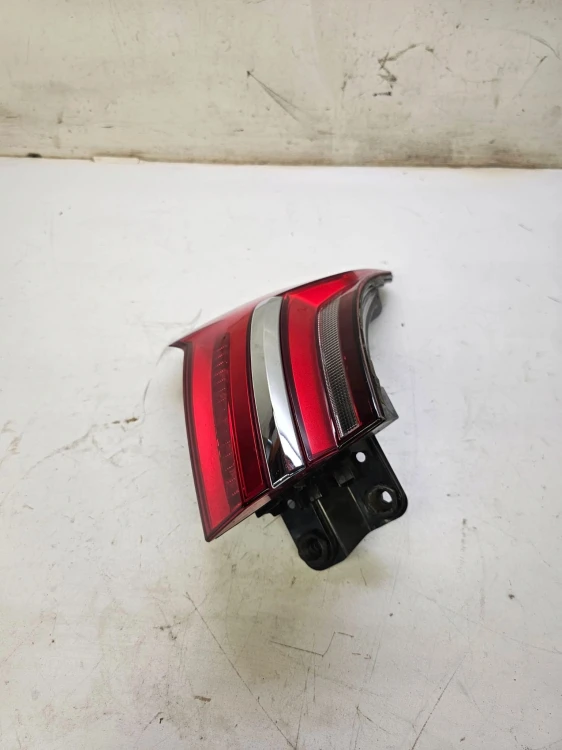 LAMPA LEWY TYŁ BŁOTNIK AUDI A6 C8 4K5945069