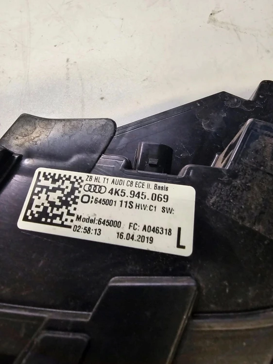 LAMPA LEWY TYŁ BŁOTNIK AUDI A6 C8 4K5945069