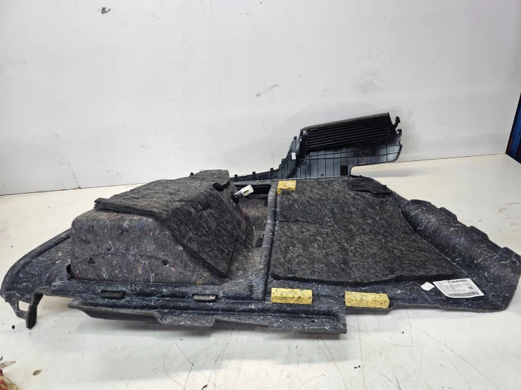 BOCZEK BAGAŻNIKA PRAWY AUDI Q5 8R 8R0863880L
