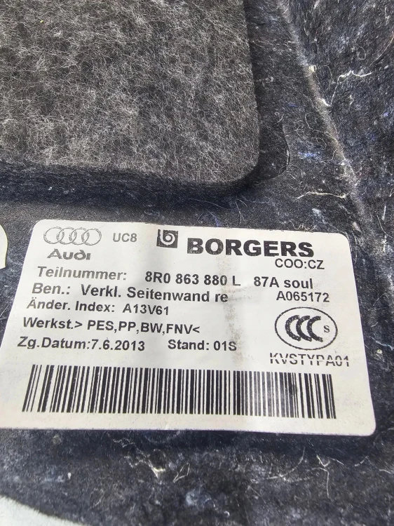 BOCZEK BAGAŻNIKA PRAWY AUDI Q5 8R 8R0863880L