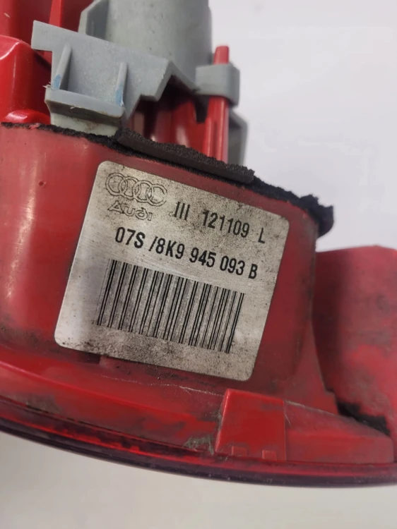 LAMPA LEWY TYŁ AUDI A4 B8 KOMBI LED 8K9945093B