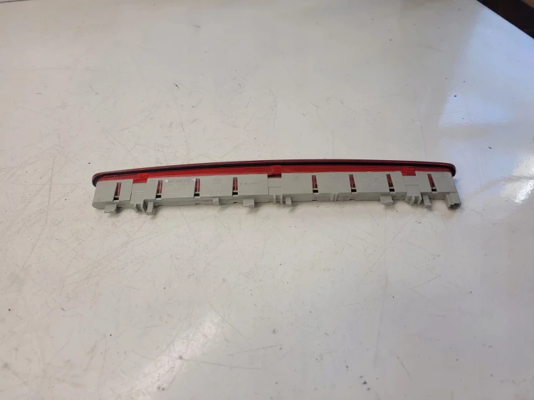 ŚWIATŁO STOP STOPU AUDI A3 8P CABRIO 8P7945097