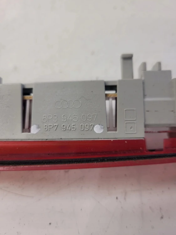 ŚWIATŁO STOP STOPU AUDI A3 8P CABRIO 8P7945097