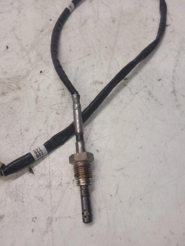 CZUJNIK TEMPERATURY SPALIN AUDI VW 04L906088B