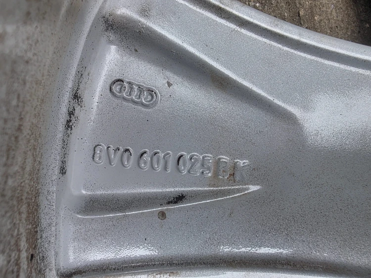FELGA FELGI VW AUDI A3 A4 A6 ITP 7.5J R17 ET51 8V0601025BK 12/26 KOMPLET