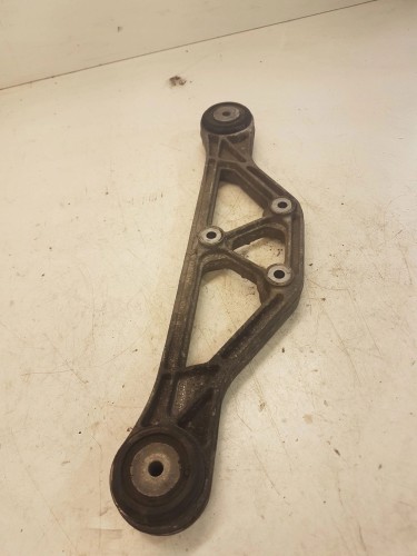 ŁAPA WSPORNIK MOSTU AUDI A8 D3 LIFT 4E0599285A
