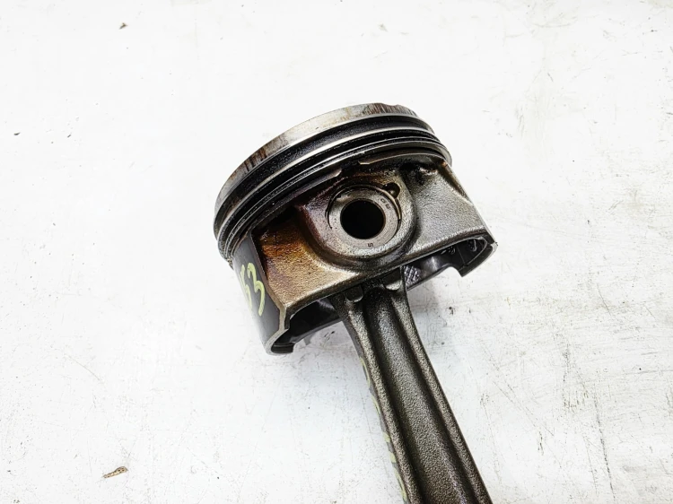 TŁOK + KORBOWÓD AUDI VOLKSWAGEN SEAT SKODA 2.0 TFSI TSI 06HB 82L153