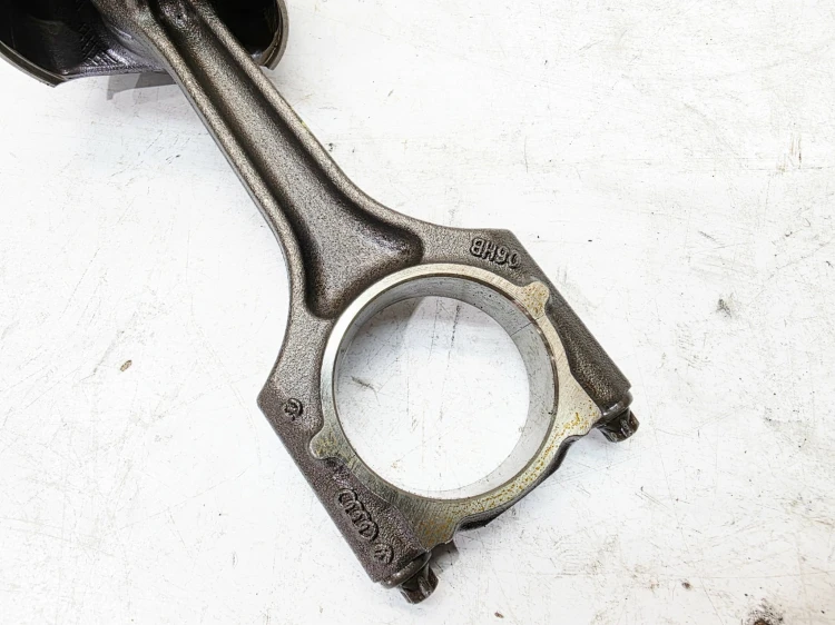 TŁOK + KORBOWÓD AUDI VOLKSWAGEN SEAT SKODA 2.0 TFSI TSI 06HB 82L153
