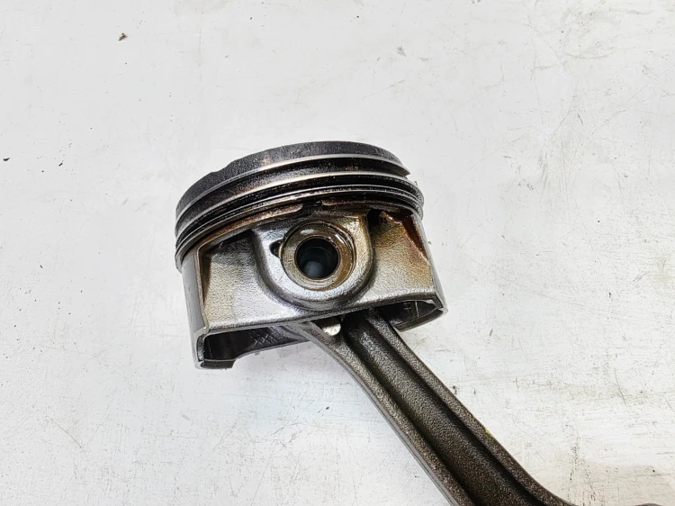 TŁOK + KORBOWÓD AUDI VOLKSWAGEN SEAT SKODA 2.0 TFSI TSI 06HB 82L153