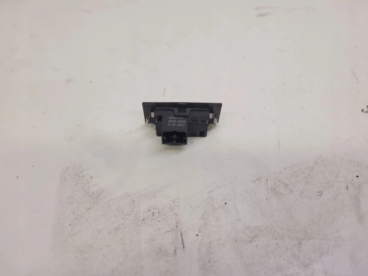 CZUJNIK NASŁONECZNIENIA AUDI A4 B9 A5 8W 8W0907539