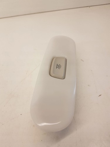 LAMPKA PODSUFITKI AUDI A4 B8 A5 8T0947111