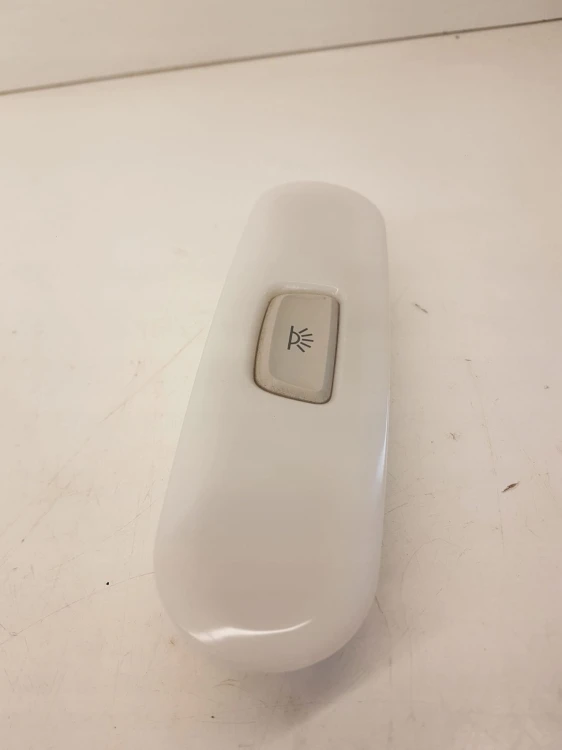 LAMPKA PODSUFITKI AUDI A4 B8 A5 8T0947111