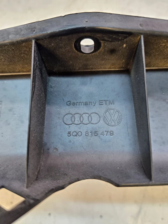 WLOT DOLOT POWIETRZA AUDI A3 8V VW SEAT SKODA 5Q0819479